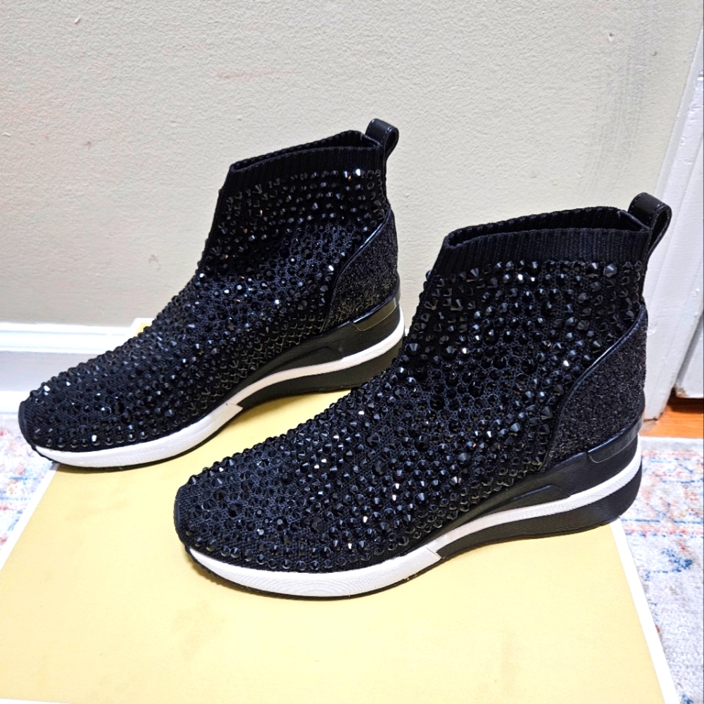 MICHAEL Michael Kors Skyler Bootie Size 6.5M
